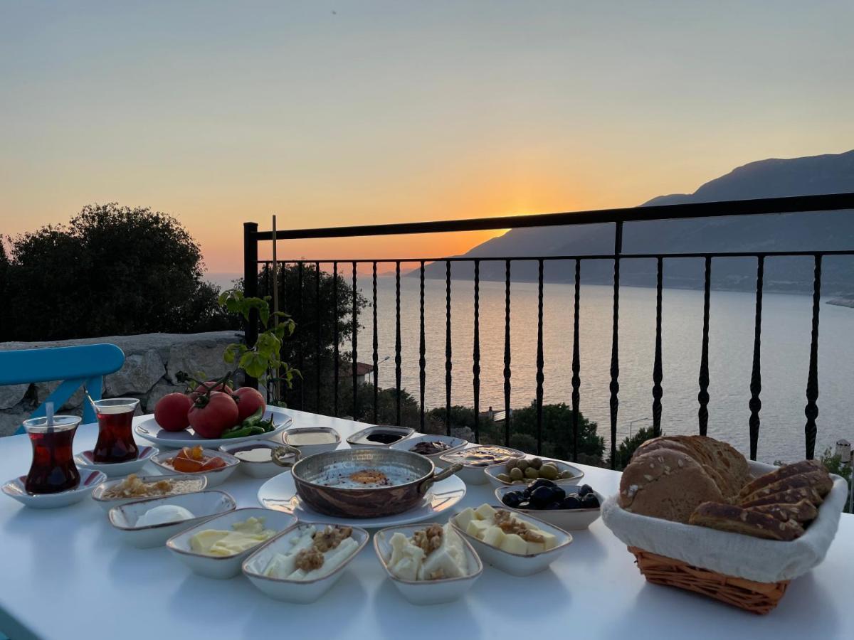 Guemues Yazar Hotel Kaş Esterno foto