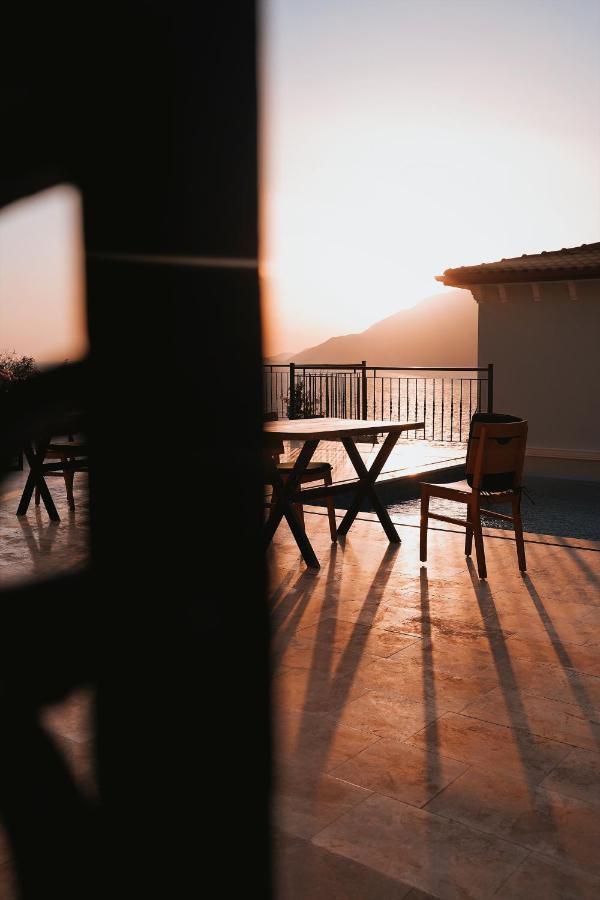 Guemues Yazar Hotel Kaş Esterno foto
