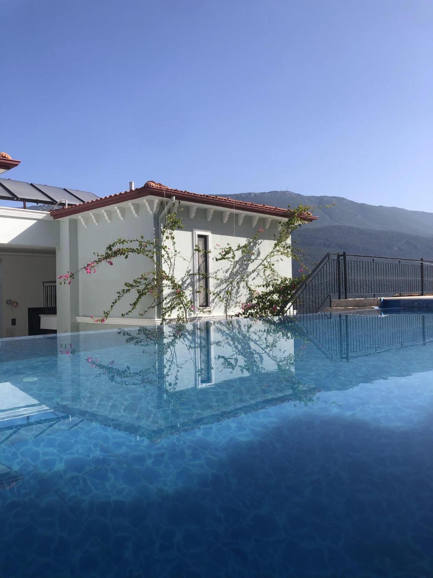Guemues Yazar Hotel Kaş Esterno foto